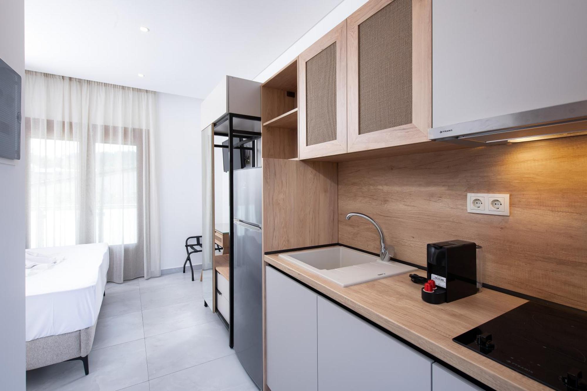 Olivento Beach Front Suites โปตอส ภายนอก รูปภาพ