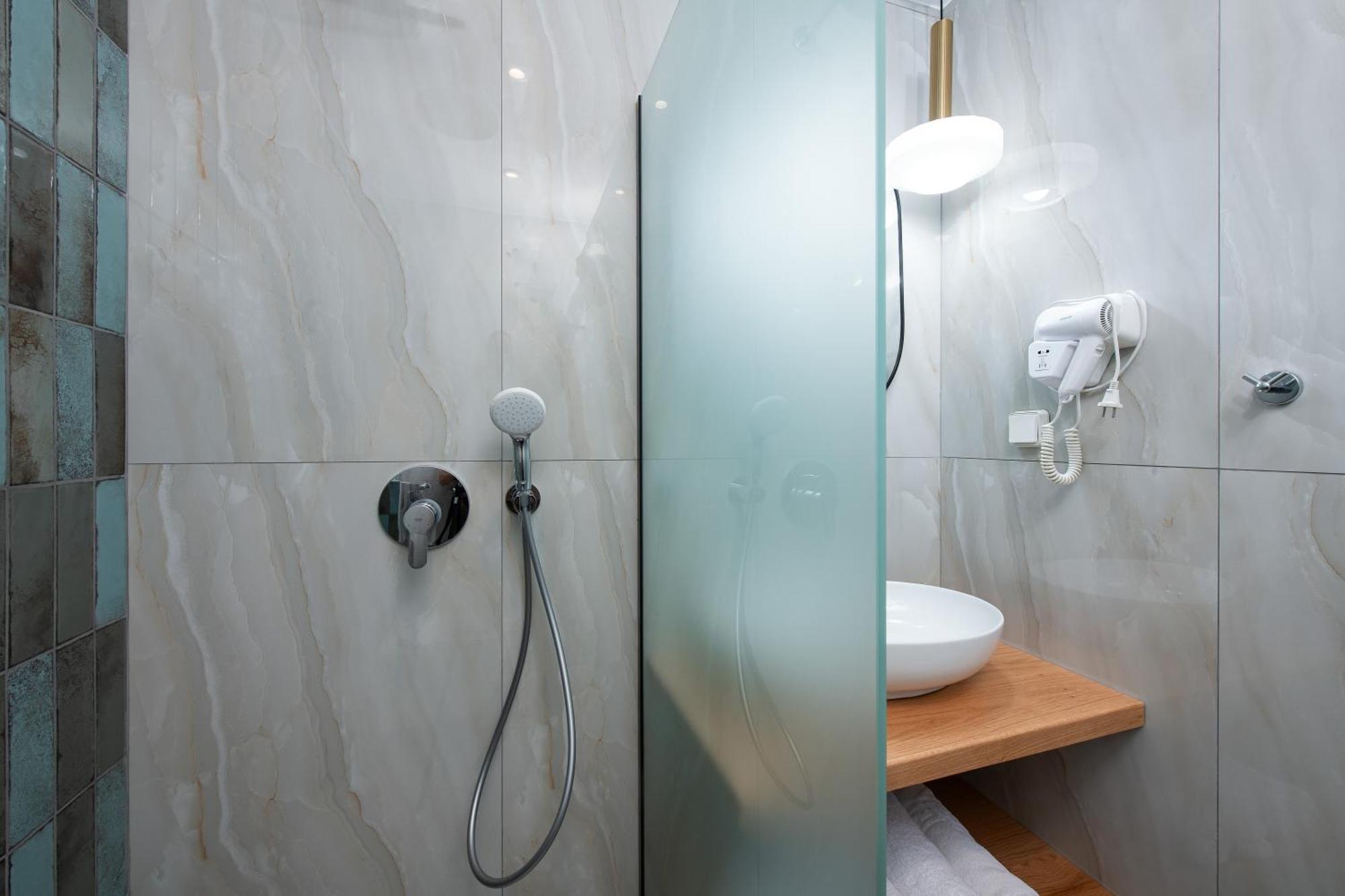 Olivento Beach Front Suites โปตอส ภายนอก รูปภาพ